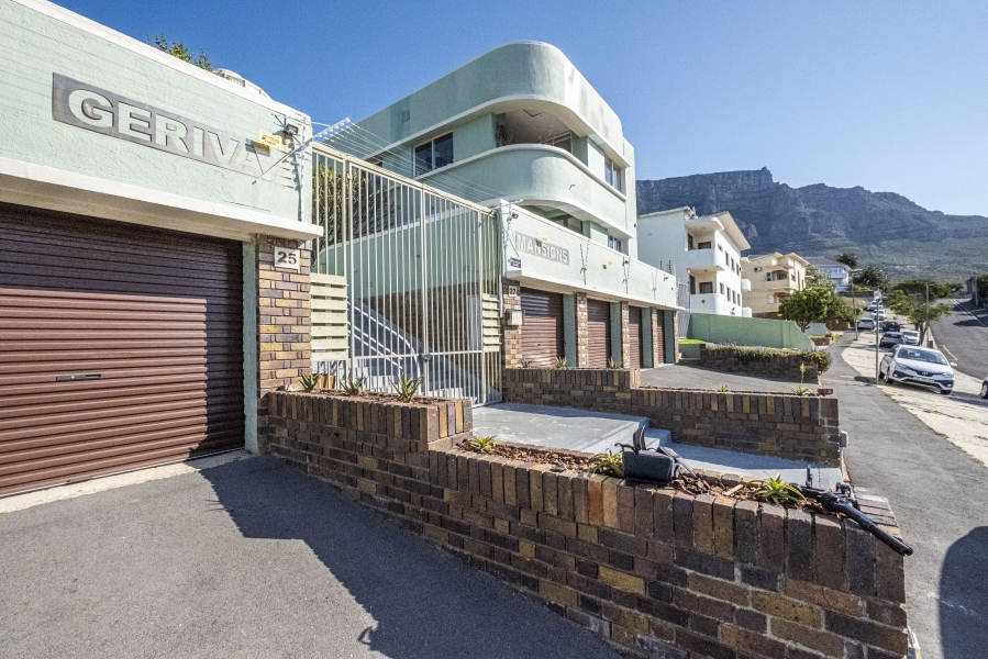 1 Bedroom Property for Sale in Vredehoek Western Cape